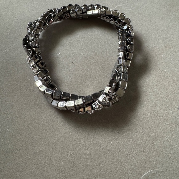 Reduced! Swarovski "Twisted" Black and Diamond crystal STRETCH bracelet, NEW - Picture 2 of 2